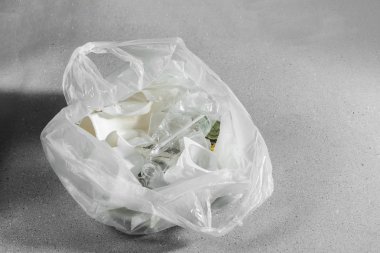 Plastik torba beyaz tek kullanımlık plastik, plastik ve ekoloji geri dönüşüm kavramı
