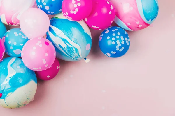 Kleurrijke Ballonnen Pastel Kleur Achtergrond Feestelijke Verjaardag Partij Concept — Stockfoto