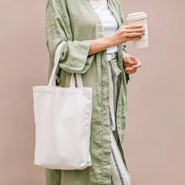 Woman Holding Reusable Coffee Cup Eco Bag Enjoying Morning Eco — Stock Photo, Image
