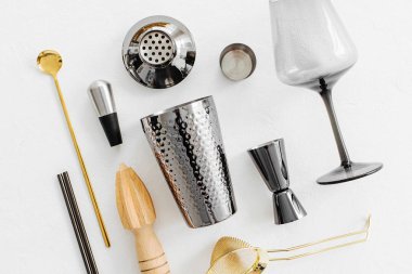 Kokteyl yapmak için Bar aksesuarları ve aletler