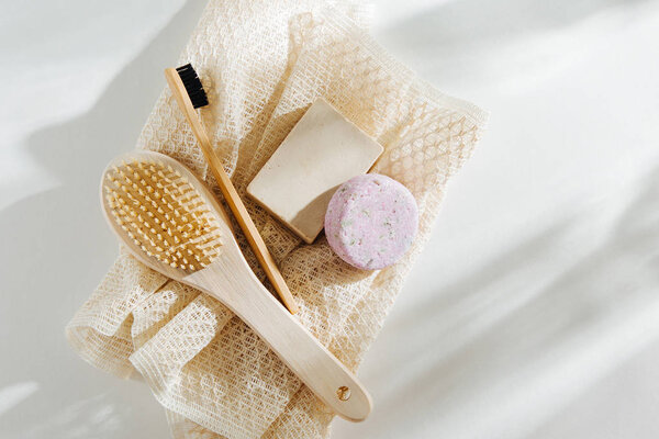 Аксессуары для ванной, натуральные косметические средства и инструменты
