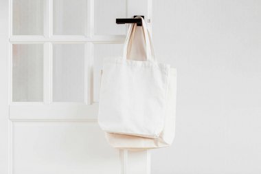 Beyaz eko çanta mockup. Kopya alanı ile Boş Alışveriş çuval. Tuval çanta. Çevre dostu / Sıfır atık konsepti.