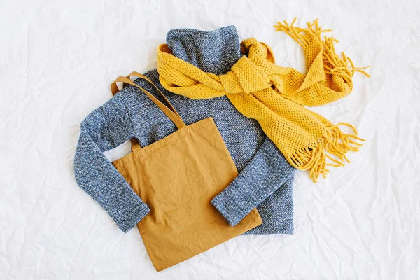 Blue Sweater Yellow Knitted Scarf Tote Bag Autumn Winter Fashion — Stock Photo, Image