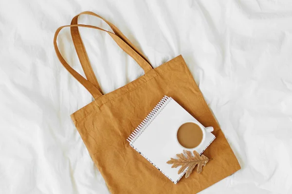 Katoen Eco Tas Met Kopje Koffie Bed Herfst Concept — Stockfoto