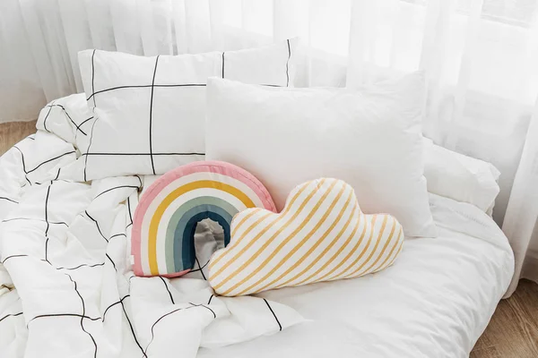 White Bedding Sheets Striped Blanket Bright Pillow Messy Bed — Stock Photo, Image