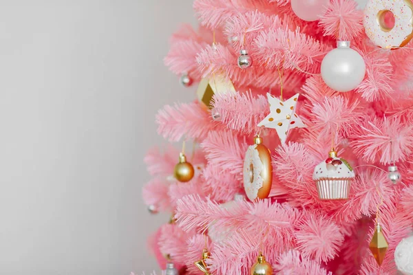 Árvore Natal Rosa Decorações Natal Cor Branca Dourada Fundo Natal — Fotografia de Stock