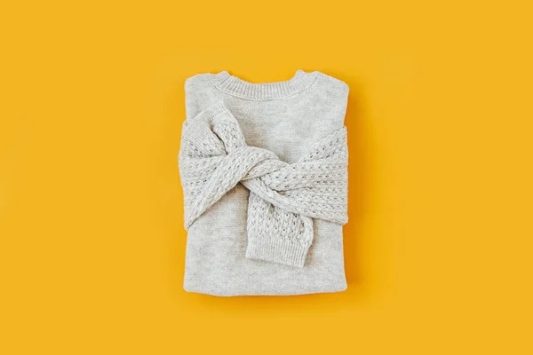 Pale Gray Warm Knitted Sweater Yellow Background Women Stylish Autumn — Stock Photo, Image