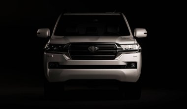 lmaty, Kazakistan Ekim 29, 2019. Karanlık arka planda Toyota Land Cruiser Lc200. 3d hazırlayıcı
