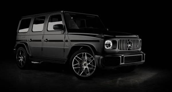 Moskova, Rusya Haziran 2020: Mercedes-AMG G G 63 'ün siyah arka planda özel versiyonu, Mercedes-Benz tarafından üretilen G-sınıfı off-road arabası. 3d hazırlayıcı