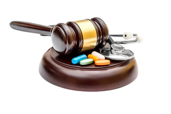 Gavel haplı ve steteskoplu beyaz. 