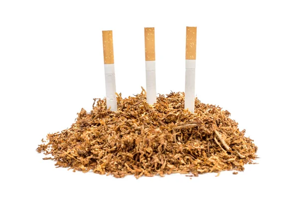 Pile Tabac Coupé Avec Des Cigarettes Sur Fond Blanc Gros — Photo