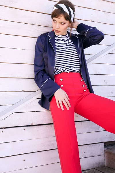 Moda Foto Livre Bela Jovem Mulher Com Cabelo Escuro Roupa — Fotografia de Stock