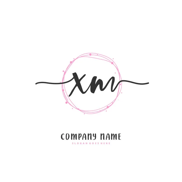 初始的Xmxm笔迹和签名标志设计与圆圈 豪华标志的漂亮设计手写体标志 — 图库矢量图片