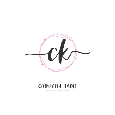 C K CK el yazısı ve daireyle imzalı logo tasarımı. Moda, takım, düğün, lüks logo için güzel tasarım logosu.