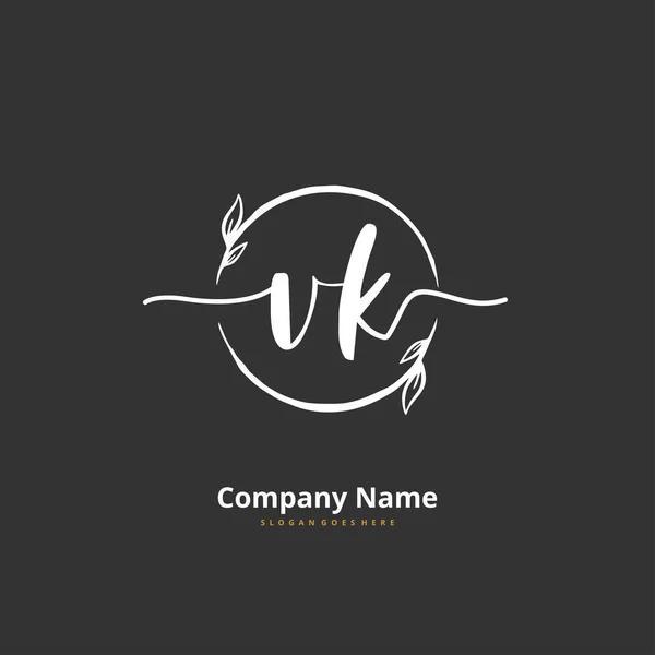 サークル付きの初期V Vk手書きと署名のロゴデザイン ファッション チーム 結婚式 高級ロゴのための美しいデザイン手書きのロゴ — ストックベクタ