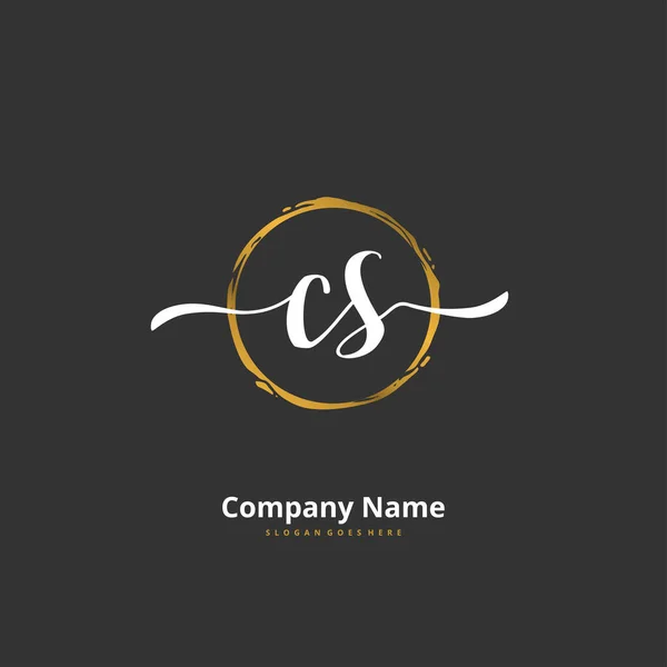 Csサークル付きの初期手書きと署名のロゴデザイン ファッション チーム 結婚式 高級ロゴのための美しいデザイン手書きのロゴ — ストックベクタ