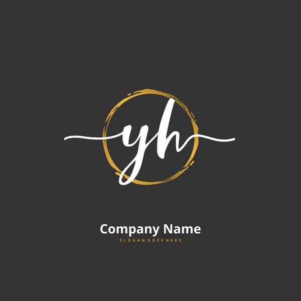 Yh円と初期手書きと署名のロゴデザイン ファッション チーム 結婚式 高級ロゴのための美しいデザイン手書きのロゴ — ストックベクタ