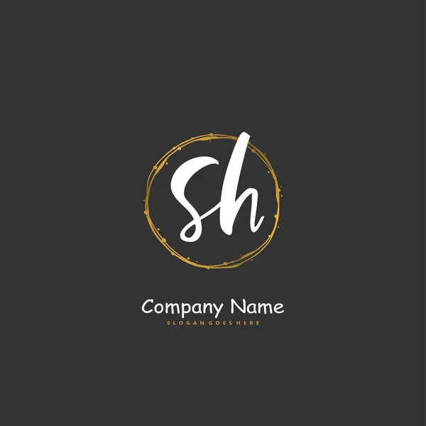 Sh円と初期手書きと署名のロゴデザイン ファッション チーム 結婚式 高級ロゴのための美しいデザイン手書きのロゴ — ストックベクタ