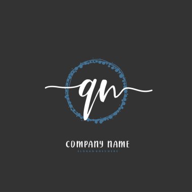 Q N QN İlk el yazısı ve daireyle imzalı logo tasarımı. Moda, takım, düğün, lüks logo için güzel tasarım logosu.