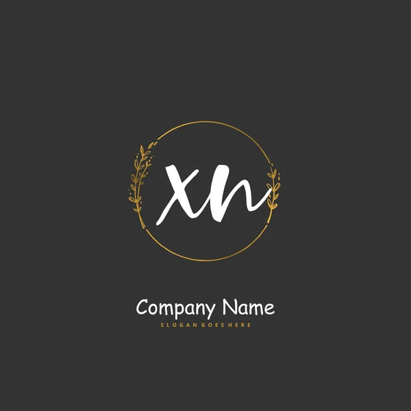 Xn円との初期手書きと署名のロゴデザイン ファッション チーム 結婚式 高級ロゴのための美しいデザイン手書きのロゴ — ストックベクタ
