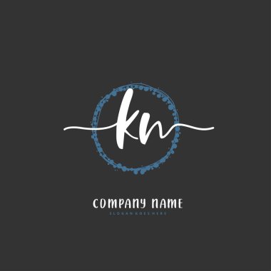 K N KN İlk el yazısı ve daireyle imzalı logo tasarımı. Moda, takım, düğün, lüks logo için güzel tasarım logosu.