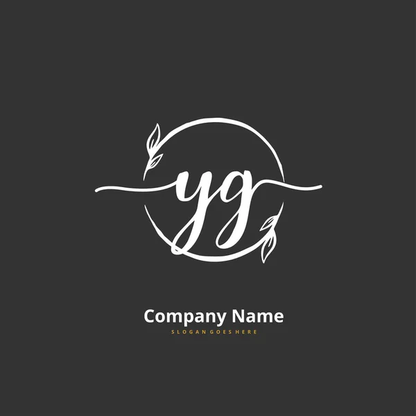 Yg円と初期手書きと署名のロゴデザイン ファッション チーム 結婚式 高級ロゴのための美しいデザイン手書きのロゴ — ストックベクタ