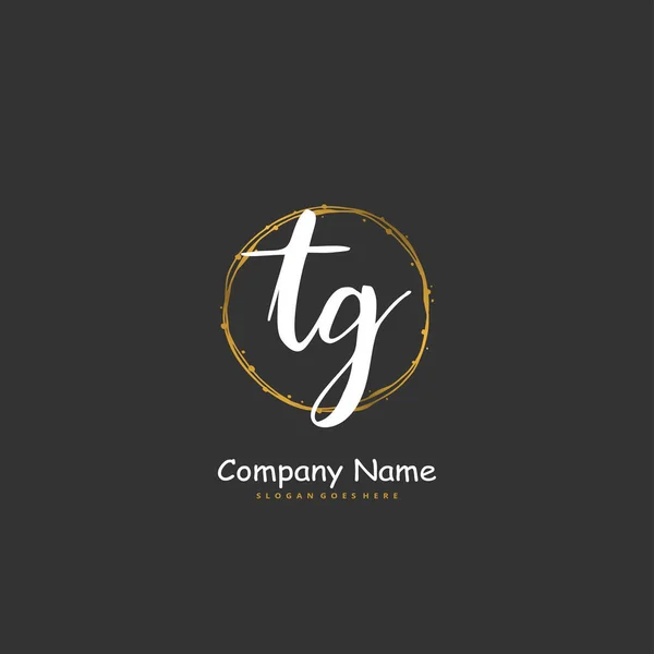 Tg円との初期手書きと署名のロゴデザイン ファッション チーム 結婚式 高級ロゴのための美しいデザイン手書きのロゴ — ストックベクタ