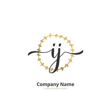 I J IJ ilk el yazısı ve imzalı logo dizaynı daire şeklinde. Moda, takım, düğün, lüks logo için güzel tasarım logosu.