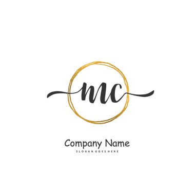 M C MC İlk el yazısı ve imzalı logo dizaynı daire şeklinde. Moda, takım, düğün, lüks logo için güzel tasarım logosu.