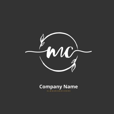 M C MC İlk el yazısı ve imzalı logo dizaynı daire şeklinde. Moda, takım, düğün, lüks logo için güzel tasarım logosu.