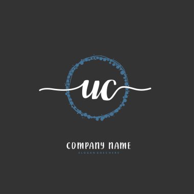U C UC İlk el yazısı ve dairesel logo tasarımı. Moda, takım, düğün, lüks logo için güzel tasarım logosu.