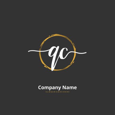 Q C QC İlk el yazısı ve imzalı logo dizaynı daire şeklinde. Moda, takım, düğün, lüks logo için güzel tasarım logosu.