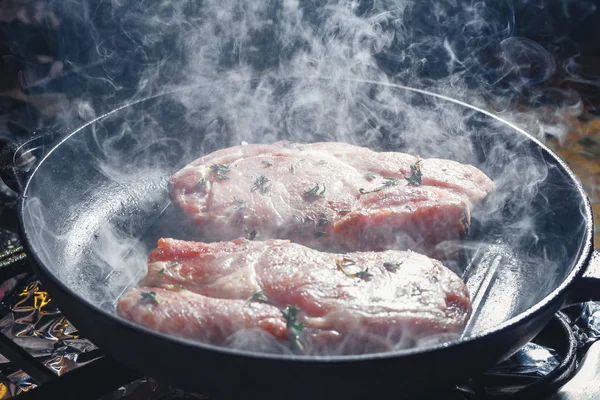 신선한 돼지고기 스테이크 — 스톡 사진
