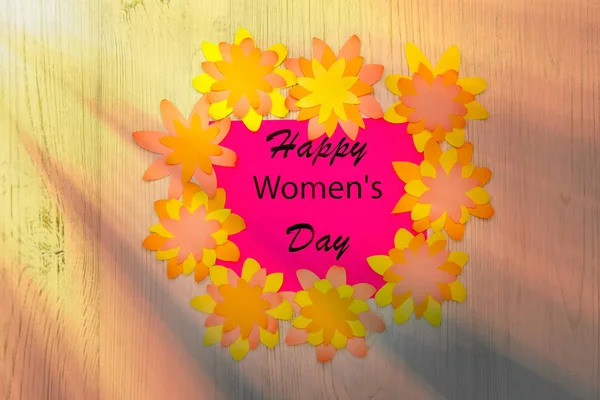Glückwunsch Zum Frauentag Papierblumenrahmen Auf Holzgrund Flache Lage — Stockfoto