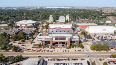 Normal, IL, ABD - 11 Eylül 2025: Hancock Stadyumu NCAA Missouri Vadisi Futbol Konferansı 'nda mücadele eden Illinois State University Redbirds futbol takımına ev sahipliği yapmaktadır..