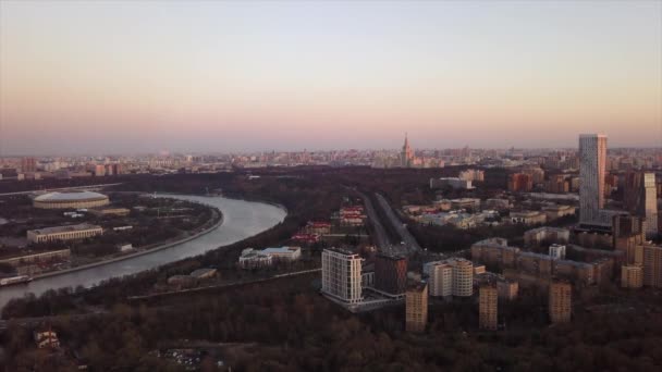 Panorama van Moskou stadsgezicht bij nacht — Stockvideo