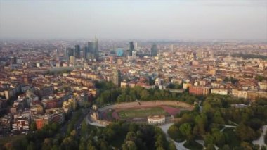 4 k Milan görüntüleri cityscape panorama adlı gündüz, İtalya