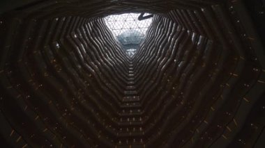 Guangzhou, Çin - 13 Ekim 2017: gündüz kuşağı guangzhou ünlü megatall kulesi iç görünüm 4k 