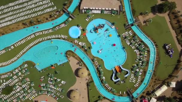Zomer Dag Grootste Water Park Zwembad Luchtfoto Neer Panorama Minsk — Stockvideo
