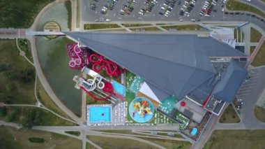 gün yaz en büyük su parkı yüzme havuzu panorama 4 k minsk Beyaz Rusya Hava