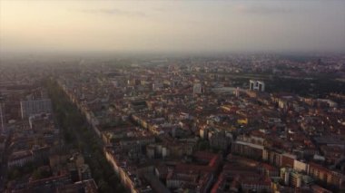 4 k Milan görüntüleri cityscape panorama adlı gündüz, İtalya