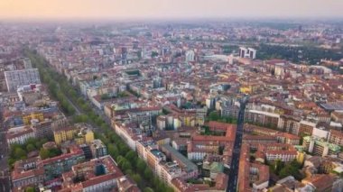 4 k Milan görüntüleri cityscape panorama adlı gündüz, İtalya