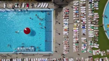 gün yaz en büyük su parkı yüzme havuzu panorama 4 k minsk Beyaz Rusya Hava