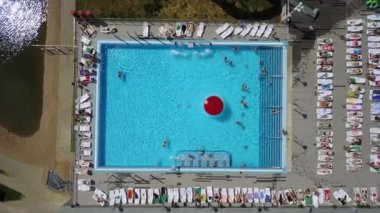 gün yaz en büyük su parkı yüzme havuzu panorama 4 k minsk Beyaz Rusya Hava