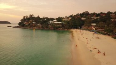 ünlü tatil Beach phuket Adası'nın panoramik çekim. 4 k görüntüleri
