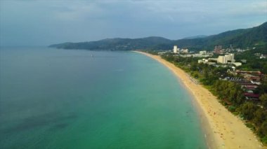Phuket Adası Buda dağ günbatımı panorama 4k zaman atlamalı Tayland