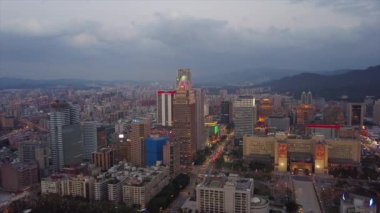 Gün zaman Taipei cityscape panorama. 4 k görüntüleri Çin