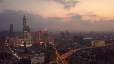 Gün zaman Taipei Rating cityscape panorama. 4 k görüntüleri Çin