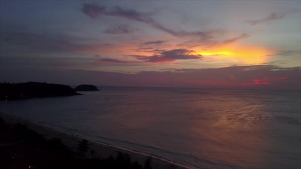 ジェームズ ボンド島で日没 パンガー湾 プーケット — ストック動画