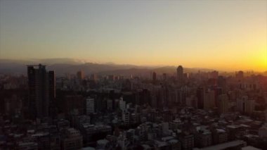 Gün zaman Taipei cityscape panorama. 4 k görüntüleri Çin